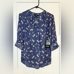Simply Vera Vera Wang Blue Floral Top Size Small